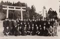 04 1958年 2F 遠足 千葉県香取市香取神社 竹内康雄先生p.jpg